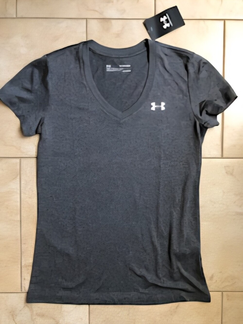 Under Armour Women's Dark Gray V-Neck Short Sleeve Heatgear Shirt-XS